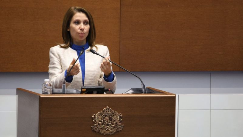 "Възраждане" притеснени от продажбата на "Лукойл"